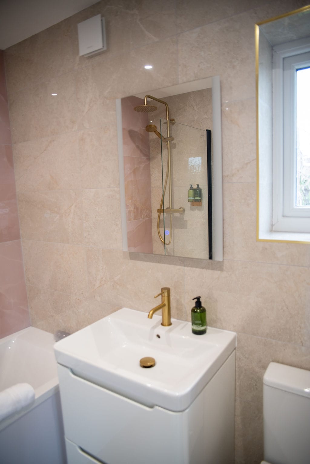 Bedroom 1 ensuite shower