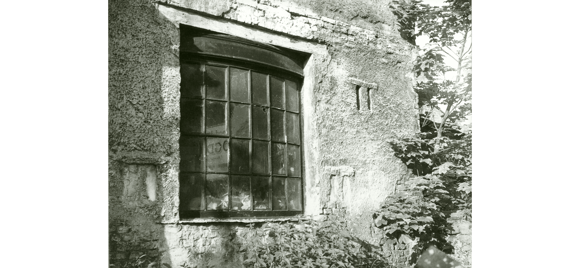 The bow window of the old Tithebarn in Poulton